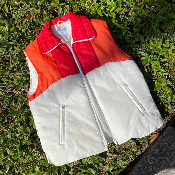 Vintage Little Lisa Retro Puffer Vest - Picture 5 of 5